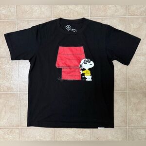 KAWS x Peanuts x UNIQLO Snoopy Joe KAWS Joe Cool Doghouse Mens XL Black T-Shirt